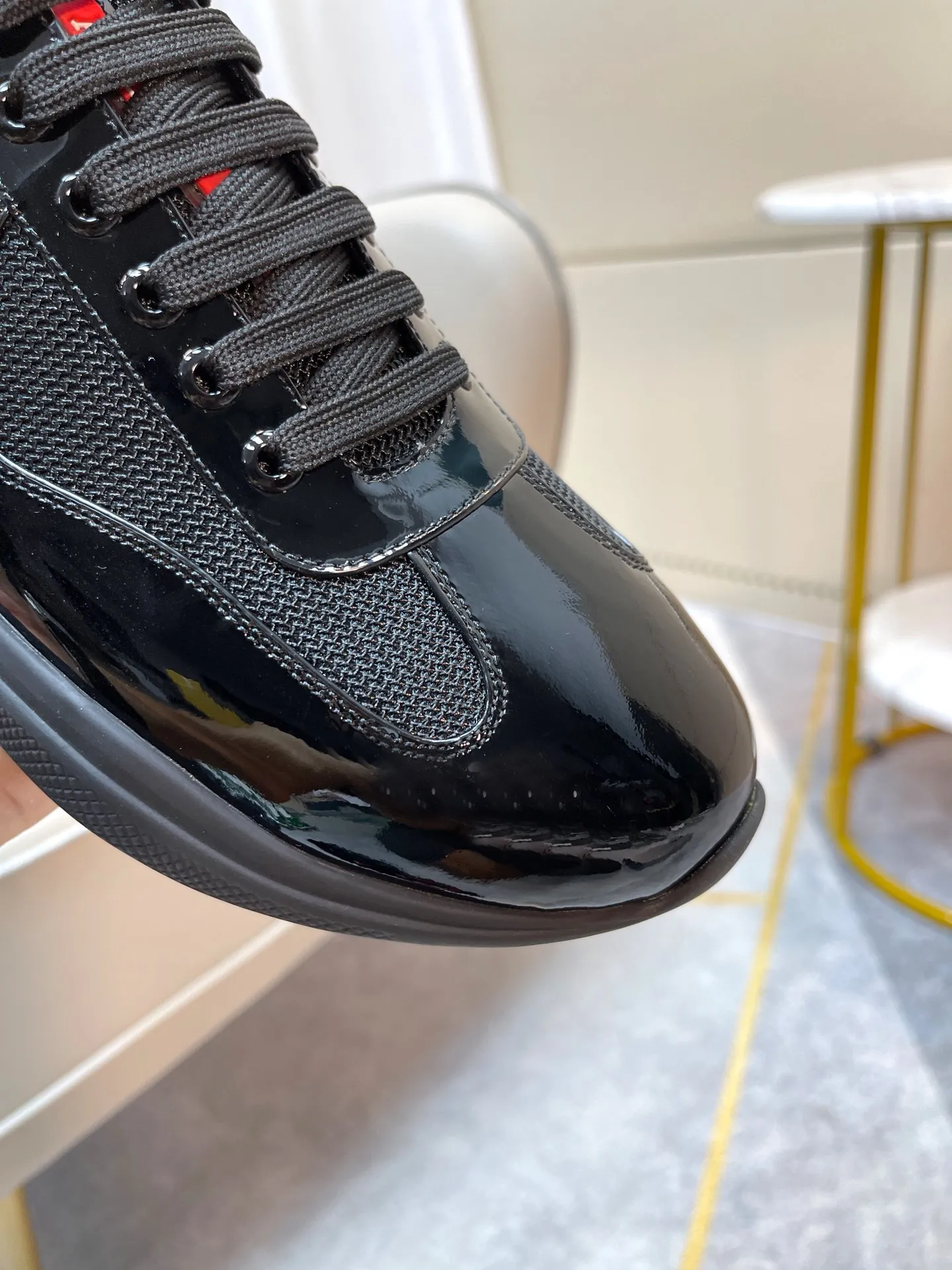 P680👟👟 Prada soft rubber and Bike fabric sports America’sCuP sneakers with Prada style have been redesigned, new fabrics and colors inject a new contemporary spirit into them. Size / 35-44 45 46 can be customized and non-returnable.
